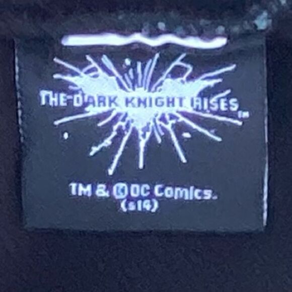 DC Comics Batman Dark Knight Grey/Bleck Knit Superhero Beanie w/Eyeholes Costume - Picture 7 of 8